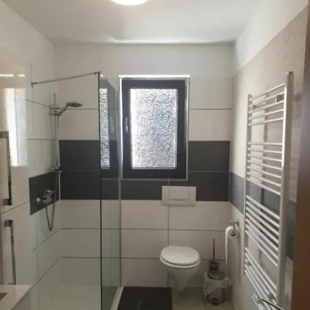 Stadtrand 3*